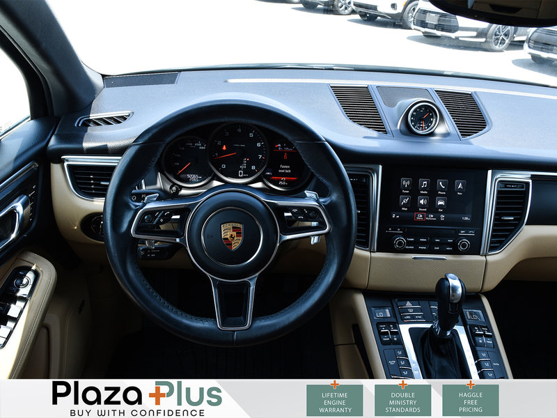 2018 Porsche Macan BASE PANO SUNROOF | LEATHER | POWER TAILGATE | HEATED REAR SEATS