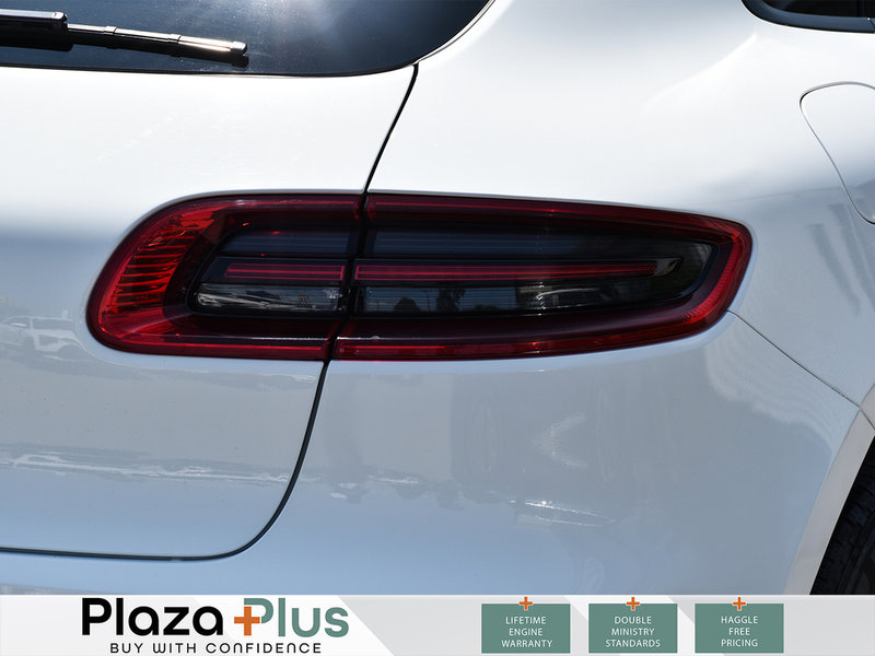 2018 Porsche Macan BASE PANO SUNROOF | LEATHER | POWER TAILGATE | HEATED REAR SEATS