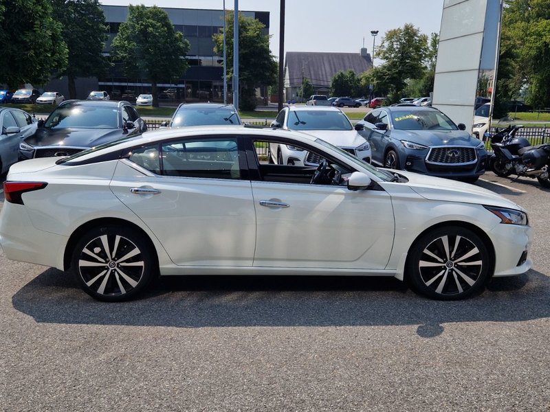 2020 Nissan Altima 2.5 Platinum un seul proprietaire  low mileage  clean carfax