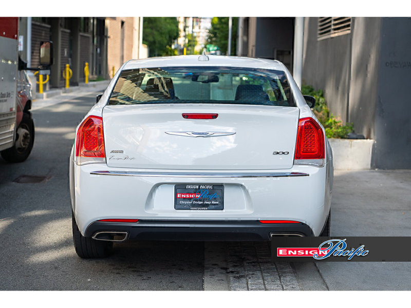 2018 Chrysler 300 Limited