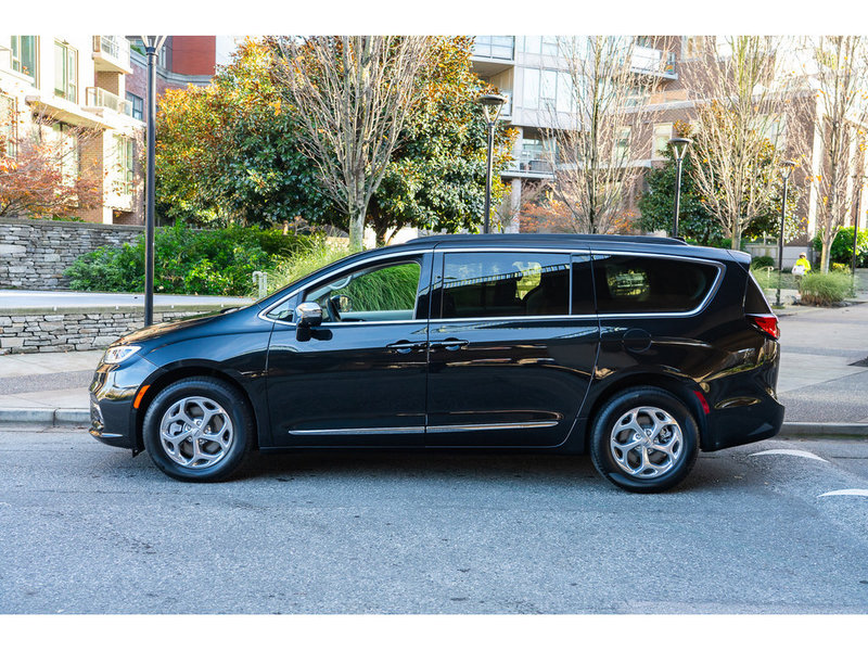 2022 Chrysler Grand Caravan SXT Family Comfort Meets Everyday Versatility