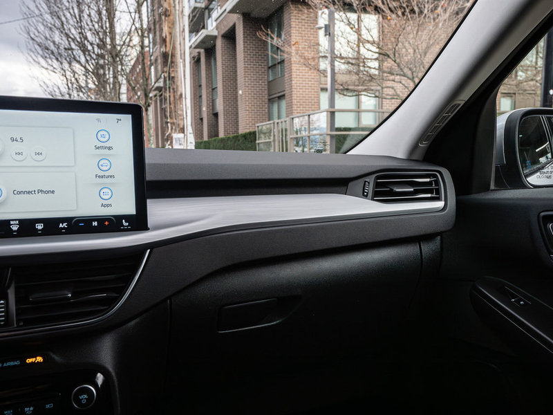 2023 Ford Escape Platinum Luxury Meets Efficiency in a Modern SUV