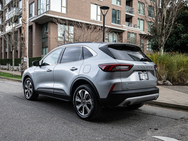 2023 Ford Escape Platinum Luxury Meets Efficiency in a Modern SUV