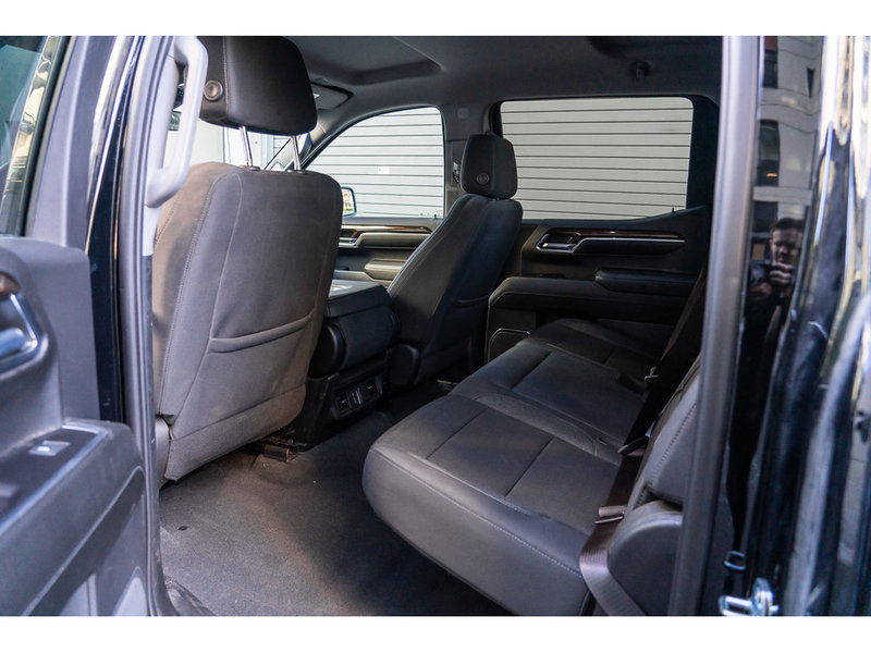 2023 GMC Sierra 1500 SLE Strength Meets Refinement: The 2023 GMC Sierra 1500 SLE