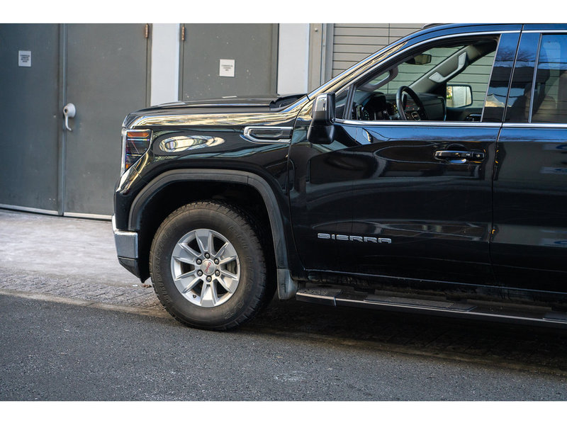 2023 GMC Sierra 1500 SLE Strength Meets Refinement: The 2023 GMC Sierra 1500 SLE