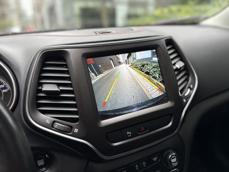 2020 Jeep Cherokee Trailhawk Trail-rated capability. Everyday confidence.