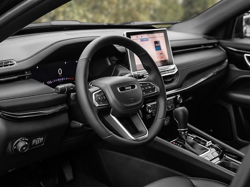 2025 Jeep Compass ALTITUDE