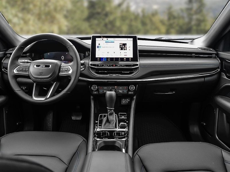 2025 Jeep Compass ALTITUDE