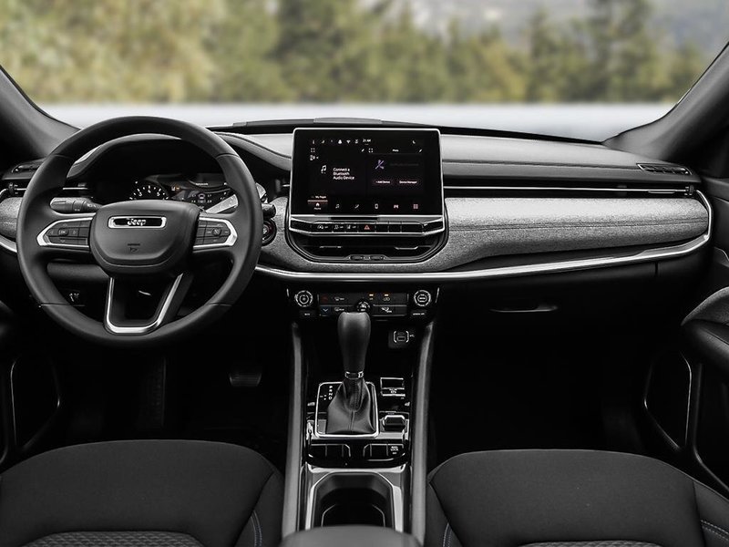 2025 Jeep Compass SPORT