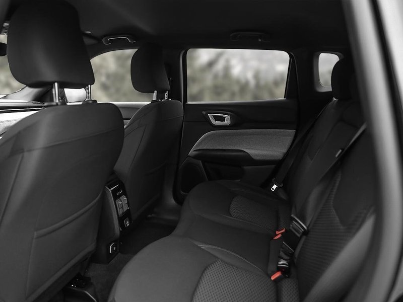 2025 Jeep Compass SPORT