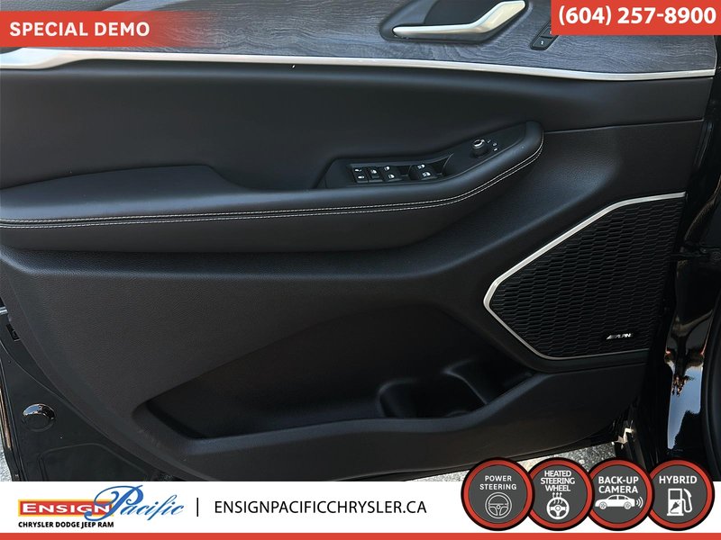 2023 Jeep Grand Cherokee 4xe 4xe 4xe Luxury meets efficiency in Jeep’s plug-in hybrid SUV.