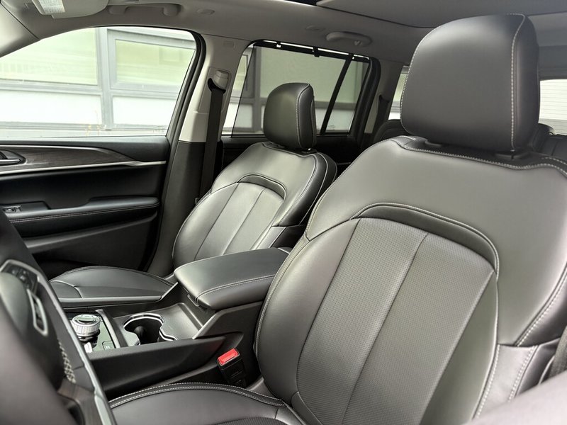 2023 Jeep Grand Cherokee 4xe 30th Anniversary Electrified efficiency. Legendary Jeep capability.