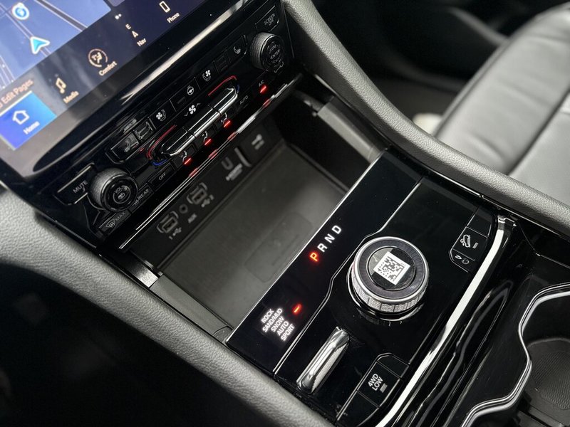 2023 Jeep Grand Cherokee 4xe 4xe Overland 4xe Commanding luxury. Electrified Jeep capability.