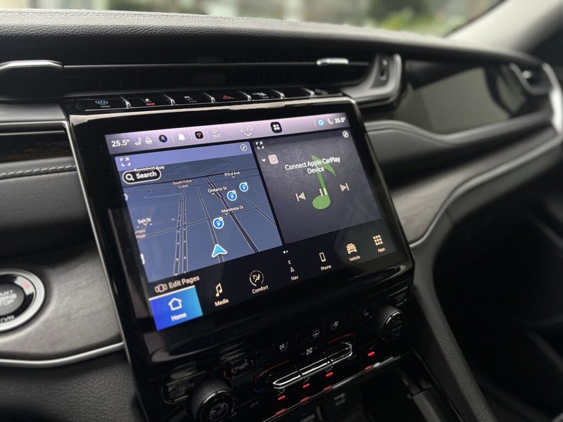 2023 Jeep Grand Cherokee 4xe 4xe Overland 4xe Commanding luxury. Electrified Jeep capability.