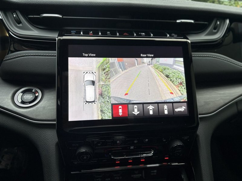 2023 Jeep Grand Cherokee 4xe 4xe Overland 4xe Commanding luxury. Electrified Jeep capability.