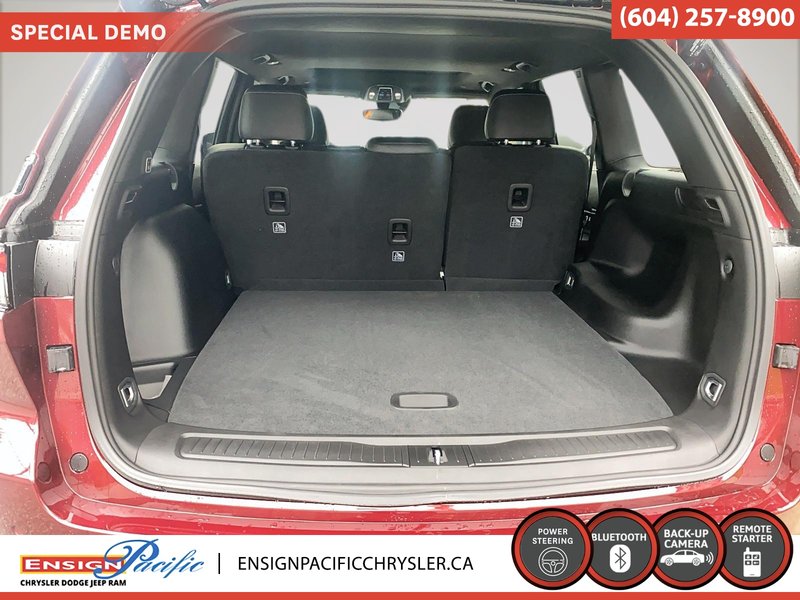 2024 Jeep Grand Cherokee Altitude Premium comfort meets legendary Jeep capability.