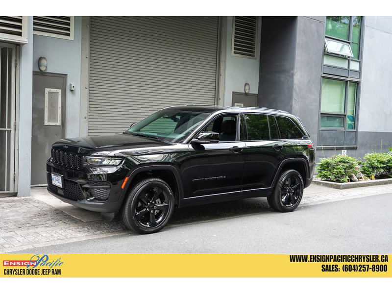 2024 Jeep Grand Cherokee Altitude Bold style. Everyday comfort. Legendary Jeep confidence.