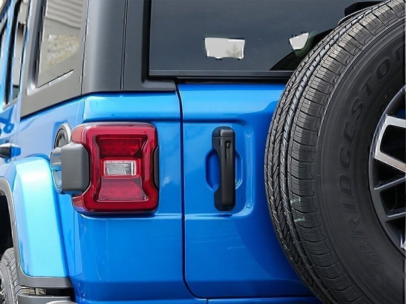 2024 Jeep WRANGLER 4-Door SAHARA