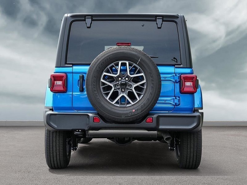 2024 Jeep WRANGLER 4-Door SAHARA