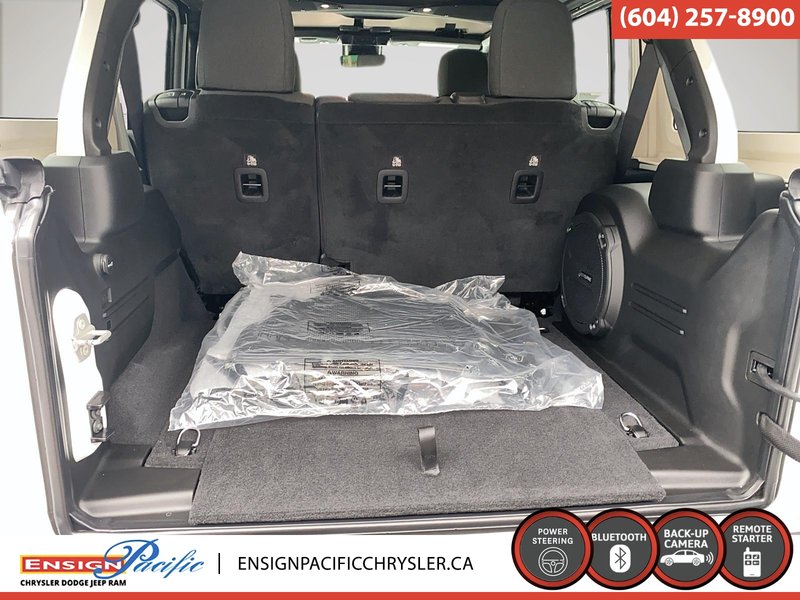 2025 Jeep WRANGLER 4-Door SAHARA