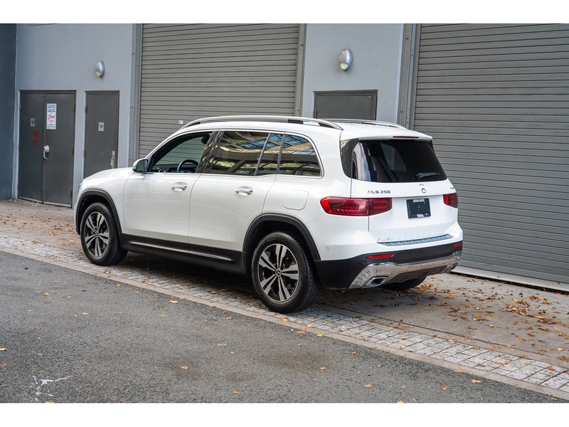 2024 Mercedes-Benz GLB 250 Premium Style Meets Everyday Versatility