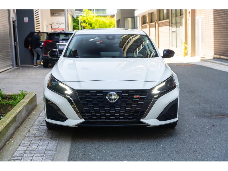 2023 Nissan Altima SR