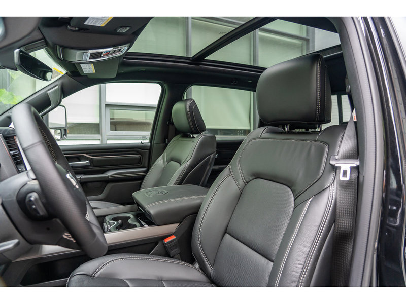 2025 Ram 1500 SPORT