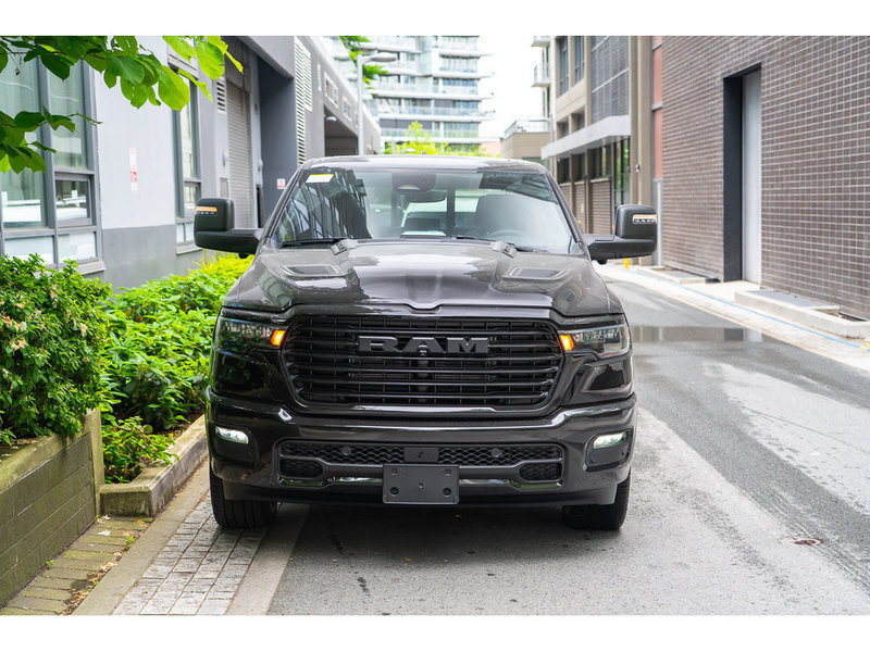 2025 Ram 1500 SPORT
