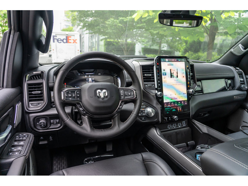 2025 Ram 1500 SPORT
