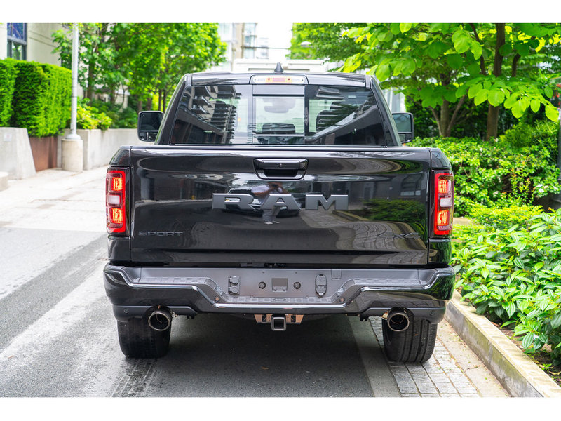 2025 Ram 1500 SPORT