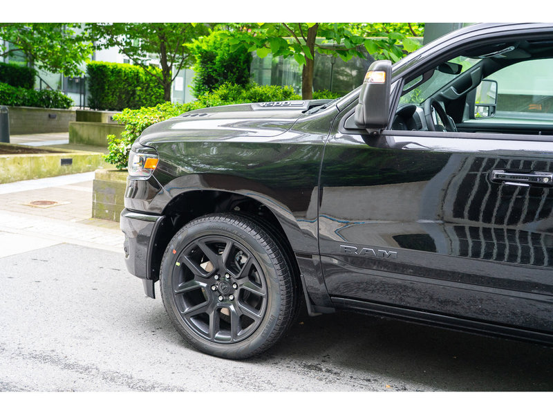 2025 Ram 1500 SPORT