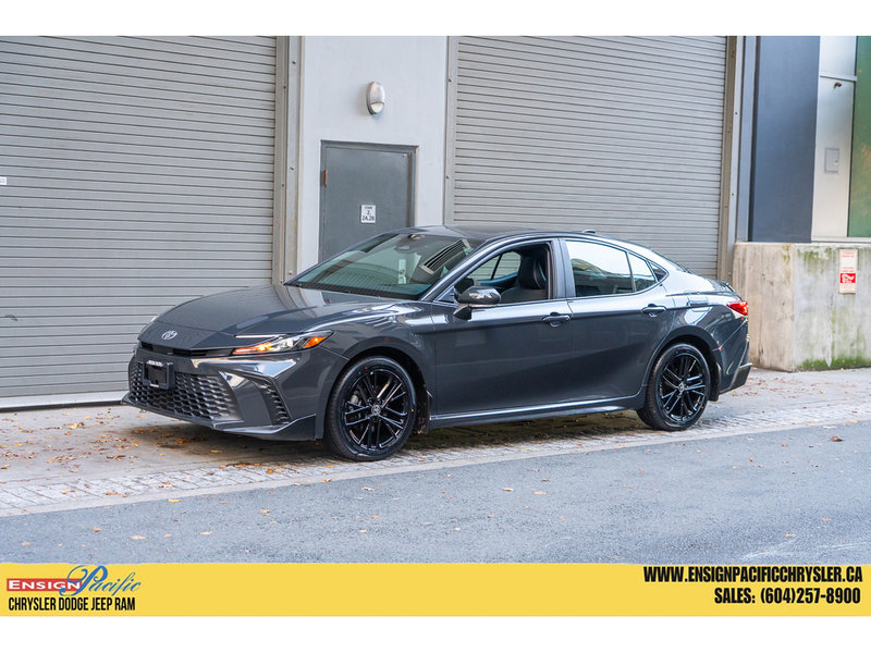 2025 Toyota Camry XSE Sporty Hybrid Efficiency with Everyday Comfort