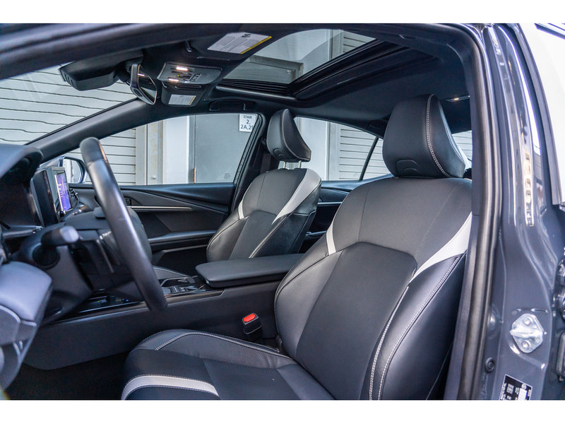 2025 Toyota Camry XSE Sporty Hybrid Efficiency with Everyday Comfort