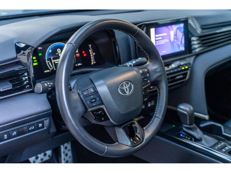 2025 Toyota Camry XSE Sporty Hybrid Efficiency with Everyday Comfort