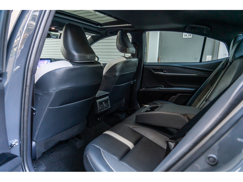 2025 Toyota Camry XSE Sporty Hybrid Efficiency with Everyday Comfort