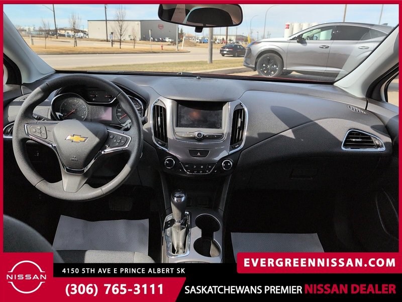 2019 Chevrolet Cruze LT GREAT FUEL ECONOMY AND SHARP LOOKING!