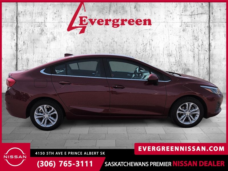 2019 Chevrolet Cruze LT GREAT FUEL ECONOMY AND SHARP LOOKING!