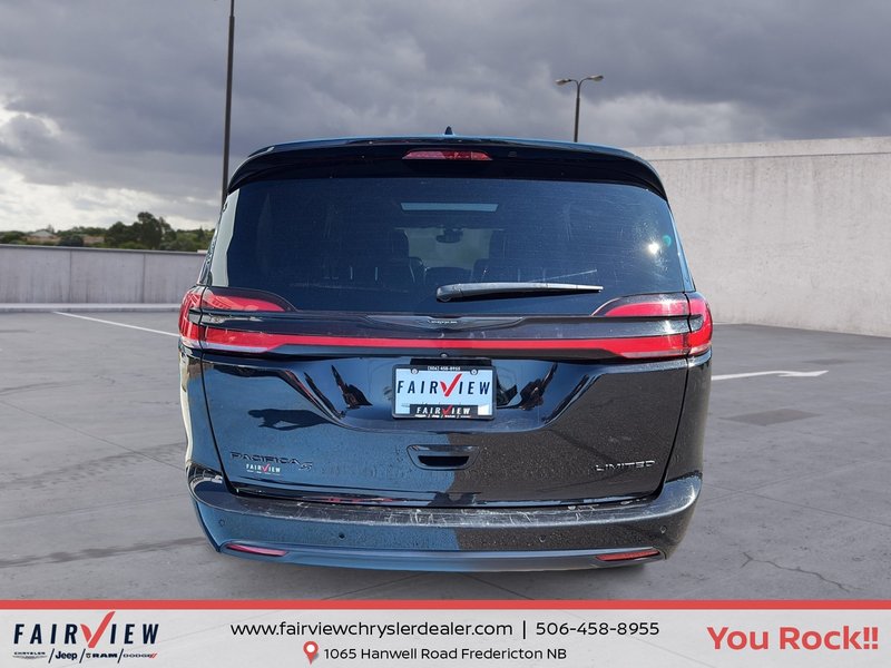 2025 Chrysler Pacifica Limited Sun and sound package power everything