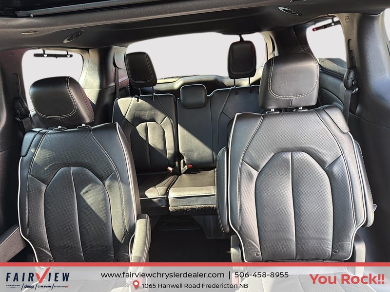 2025 Chrysler Pacifica Limited Sun and sound package power everything