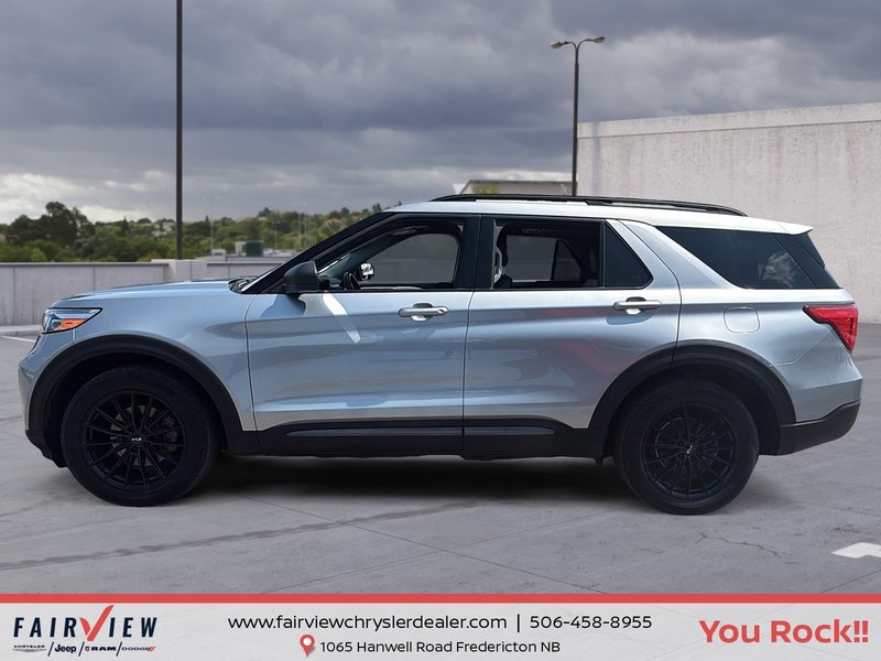 2021 Ford Explorer XLT Fully loaded, leather panoramic sunroof, advanced audio