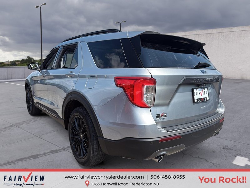 2021 Ford Explorer XLT Fully loaded, leather panoramic sunroof, advanced audio