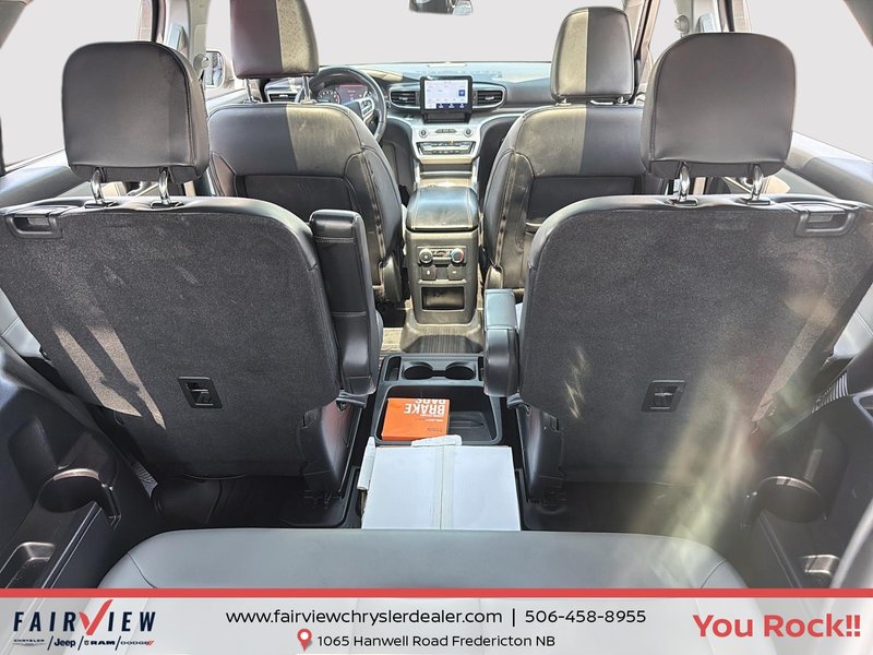 2021 Ford Explorer XLT Fully loaded, leather panoramic sunroof, advanced audio