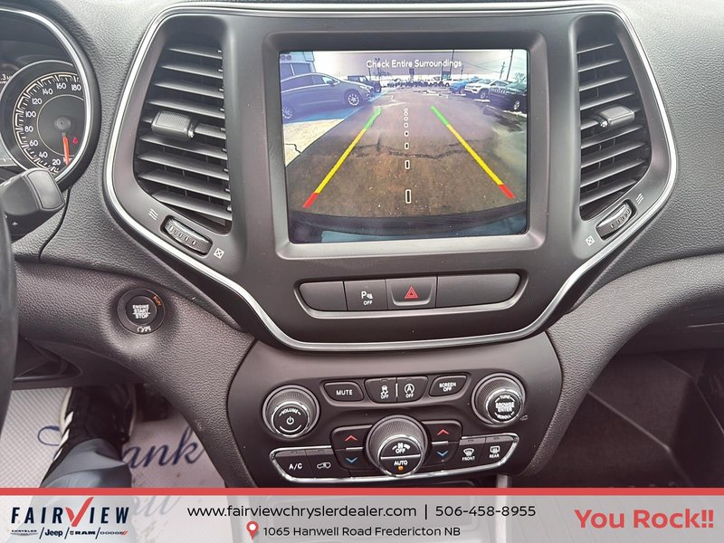 2021 Jeep Cherokee 80th Anniversary Leather, panoramic roof, trailer group