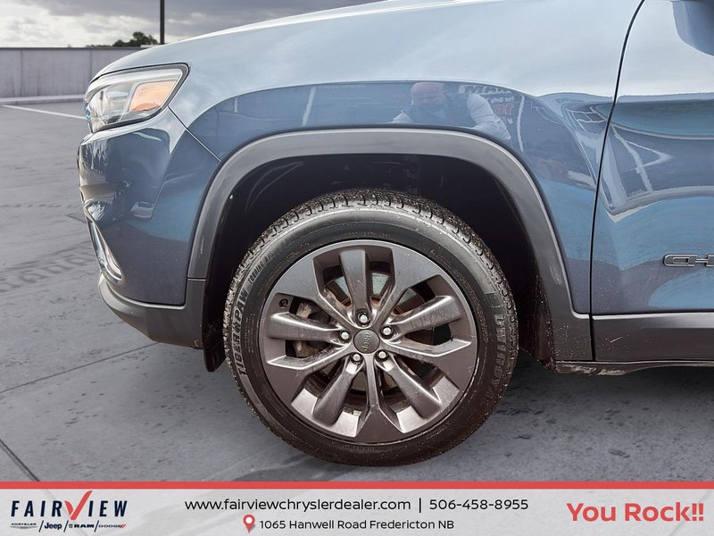 2021 Jeep Cherokee 80th Anniversary Leather, panoramic roof, trailer group