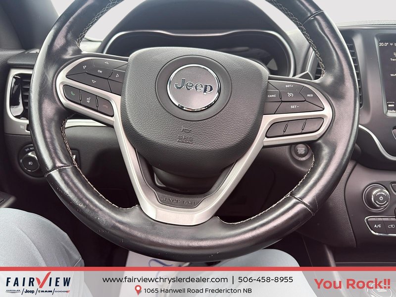 2021 Jeep Cherokee 80th Anniversary Leather, panoramic roof, trailer group