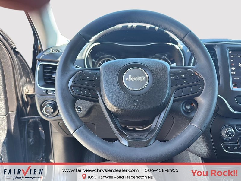 2022 Jeep Cherokee Trailhawk V6 immaculate condition