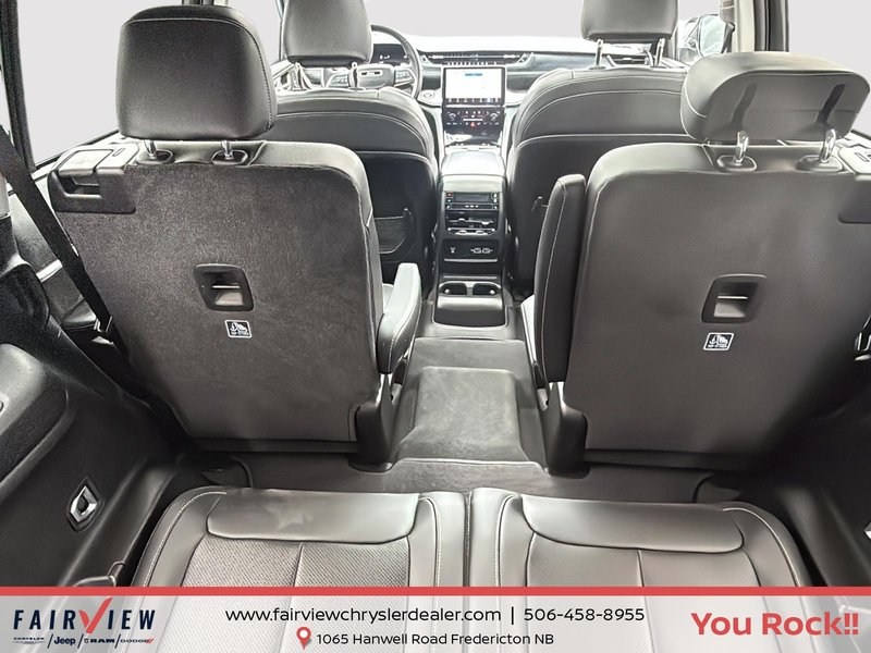 2022 Jeep Grand Cherokee L Limited Seven passenger, full panoramic roof 360 cameras heated cool seating