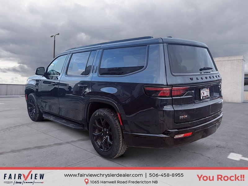 2023 Jeep Wagoneer Series II Carbide Full panoramic roof event safety group upgraded audio