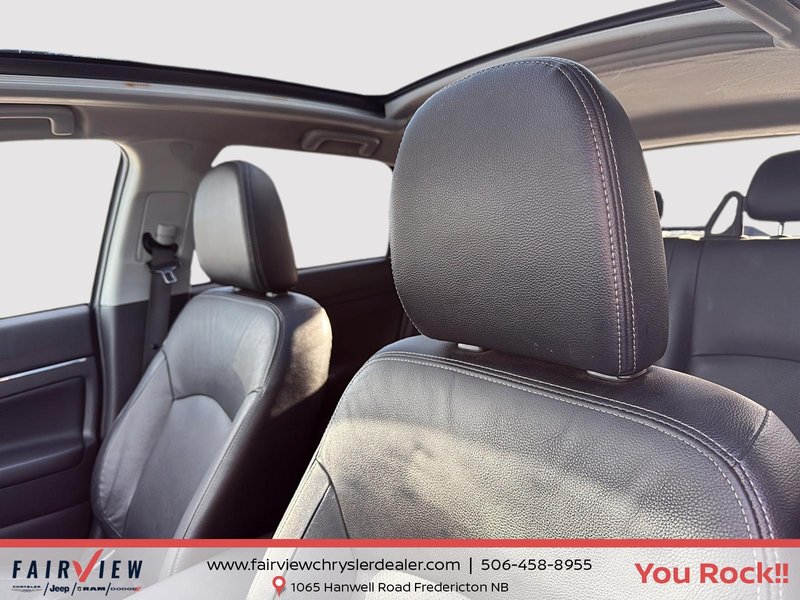 2018 Mitsubishi RVR Limited Upgraded wheels, sun, and sound leather panoramic roof