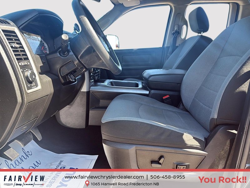 Ram 1500 Classic Express V6 2021